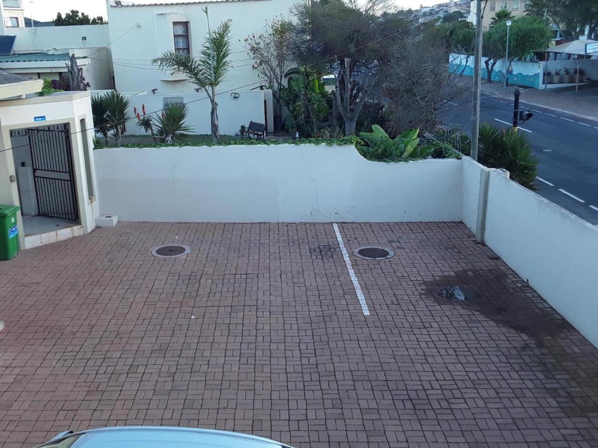 12 On Beach Guest House Saldanha Bay Exterior foto