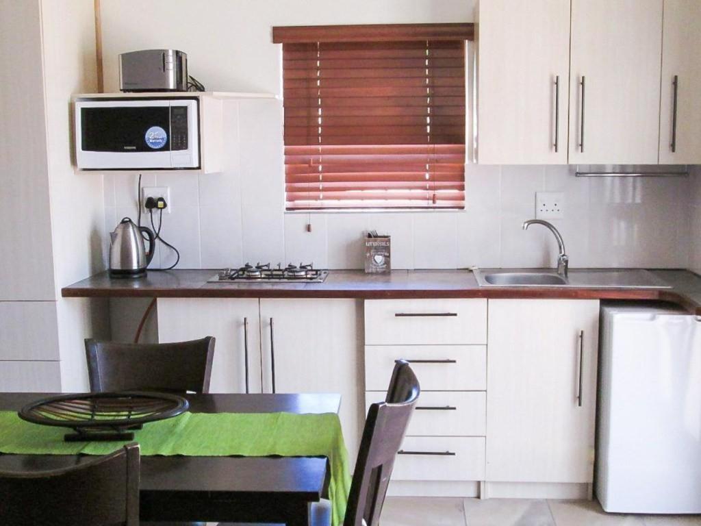 12 On Beach Guest House Saldanha Bay Exterior foto